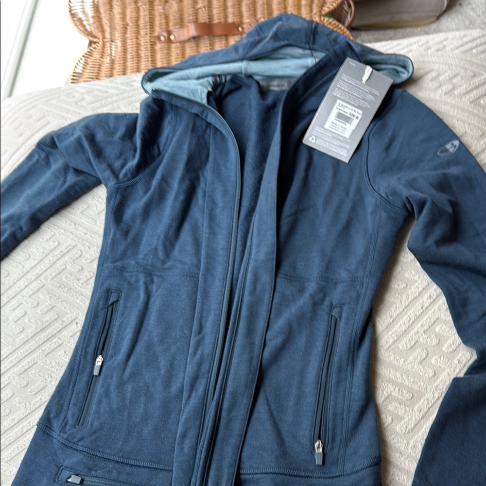 icebreaker xs NWT Women's Blue Jacket